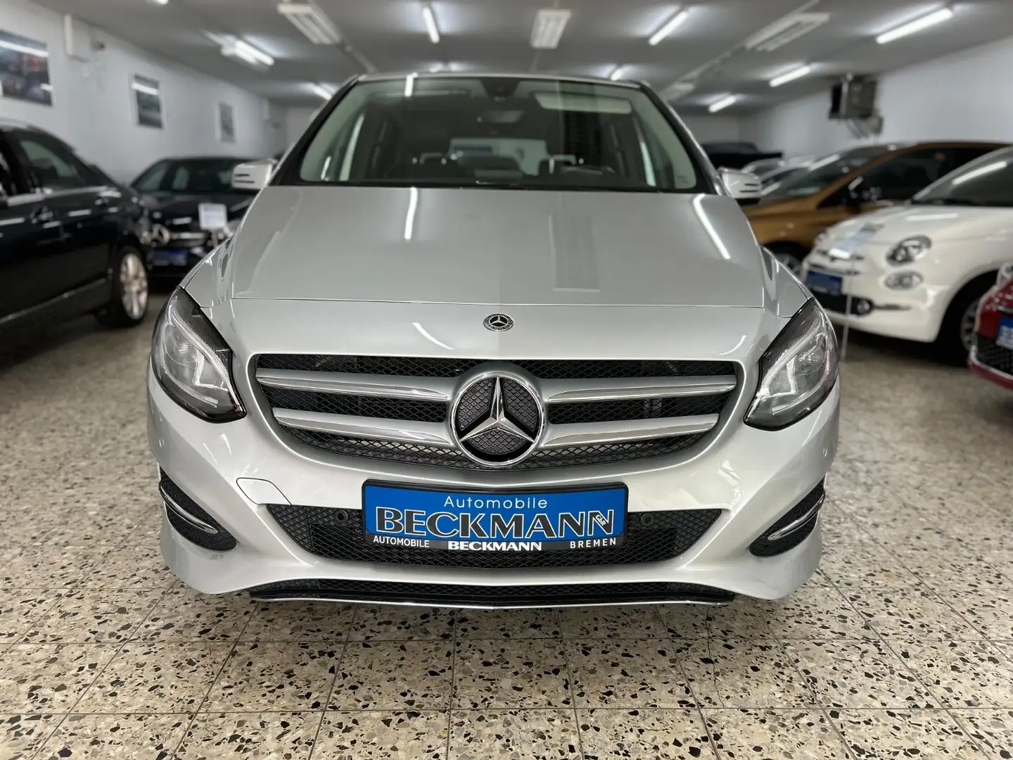 Mercedes-Benz B 180 B -Klasse B 180 Urban Style Edition Silber - 2
