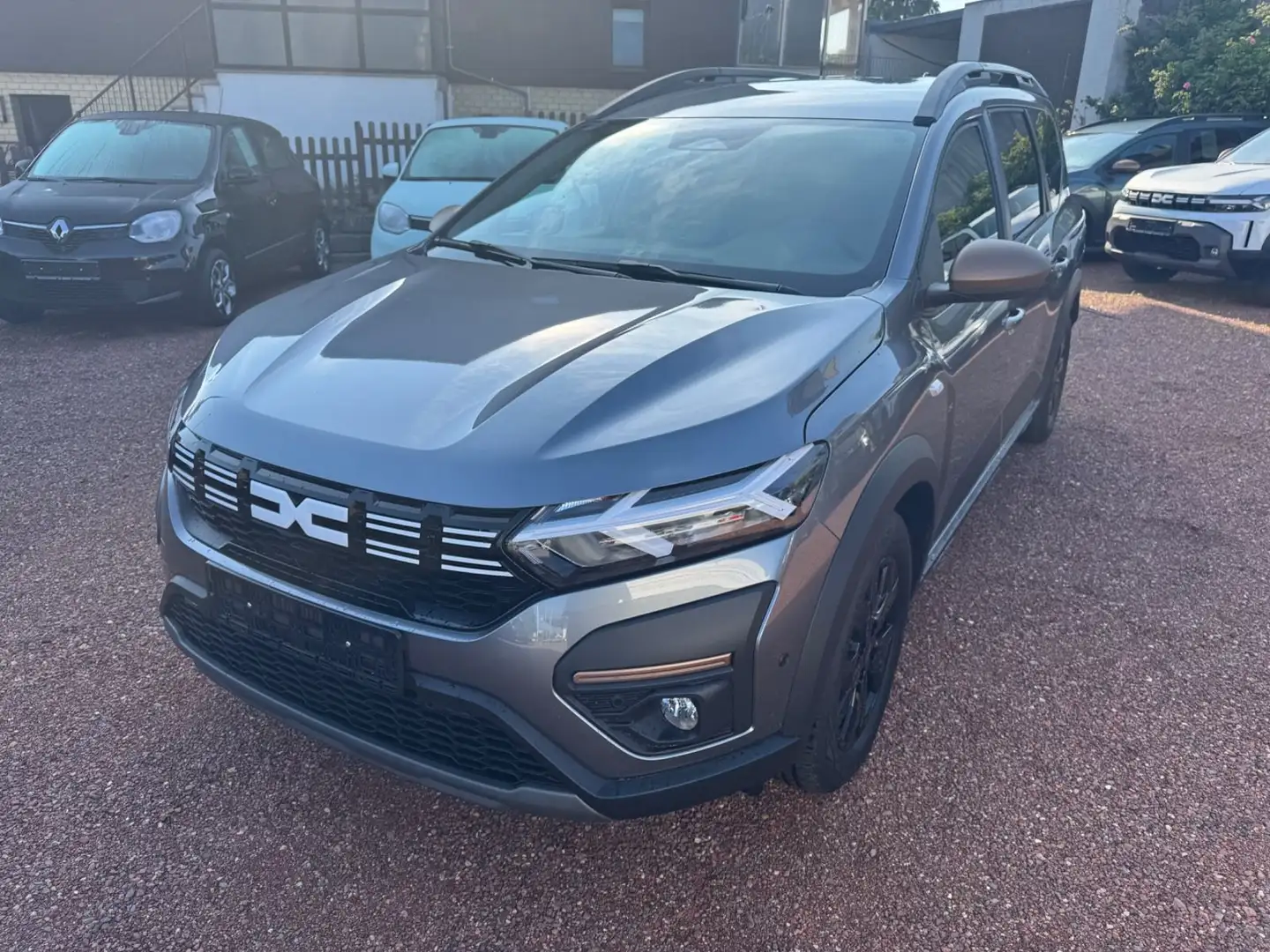 Dacia Jogger Extreme TCE 110 7-Sitzer * abnehmbare AHK Grau - 1