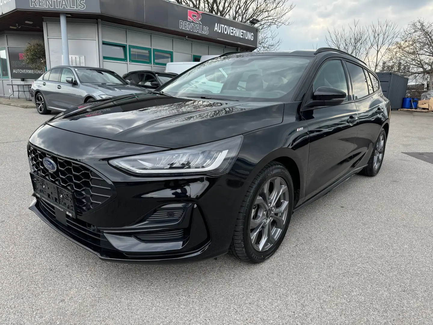 Ford Focus Turnier EcoBlue Aut. ST-Line/VOLL *Erstbesitz* Noir - 1