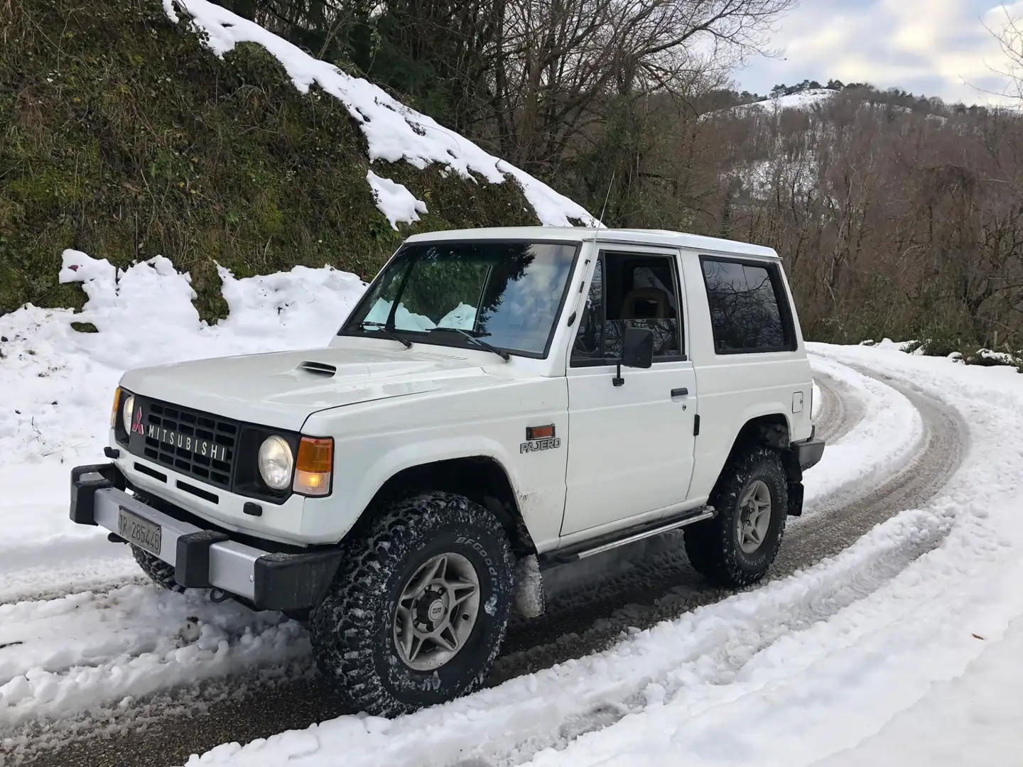 Mitsubishi Pajero Metal Top 2.4 td - 1