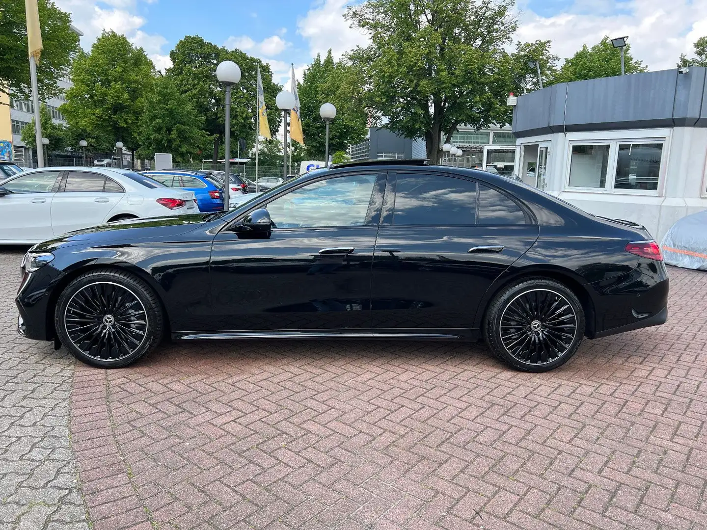 Mercedes-Benz E 200 AMG LINE PREMIUM SUPERSCREEN EXCLUSIV NAPP Noir - 2