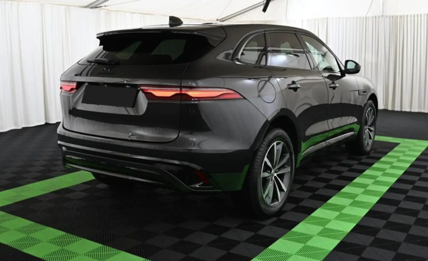 Jaguar F-Pace 2.0 D 204 CV AWD aut. R-Dynamic SE Grigio - 2