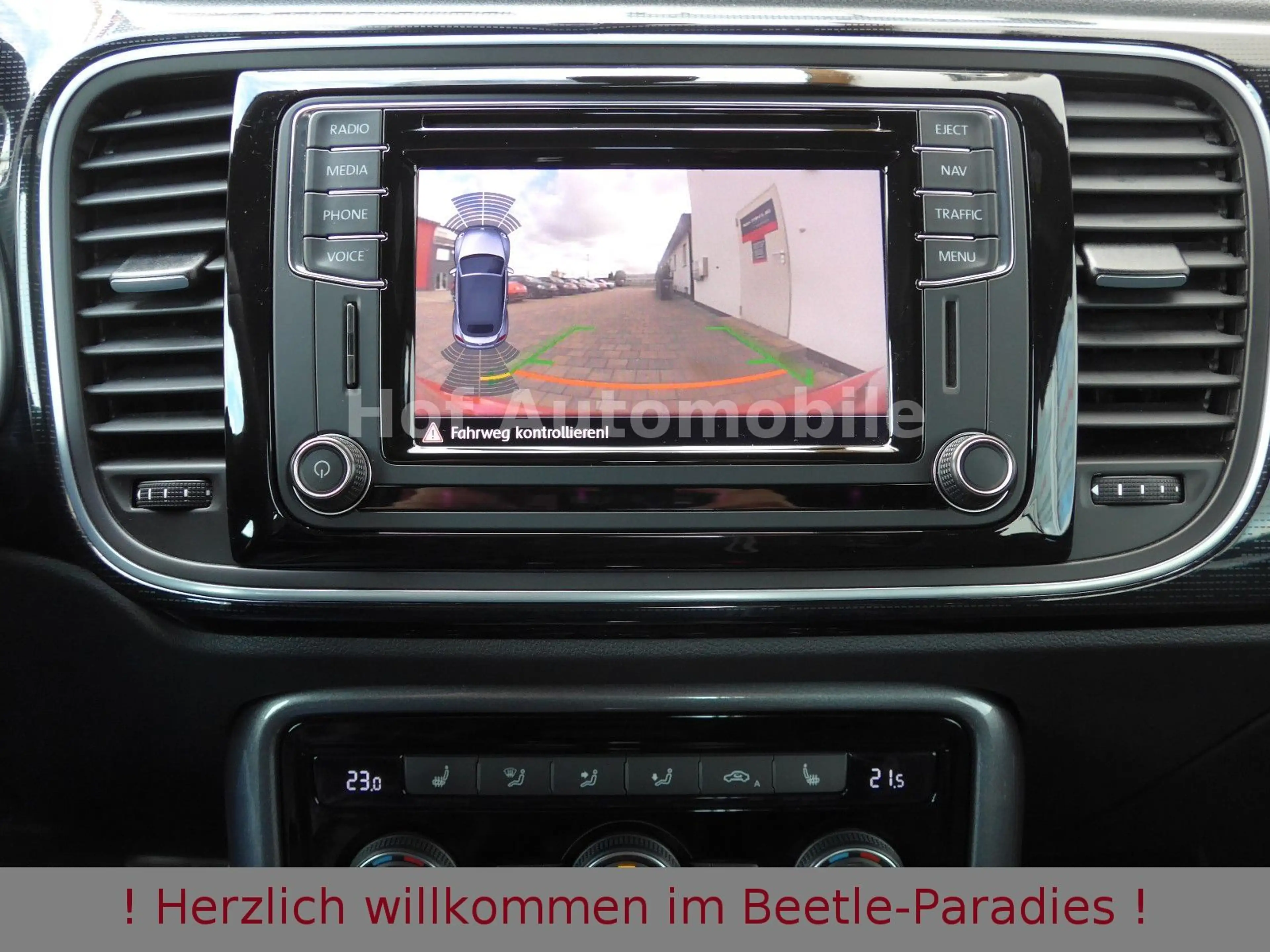 Volkswagen Beetle 1.4TSI DSG Sound-Plus Keyless Blindspot — photo 12