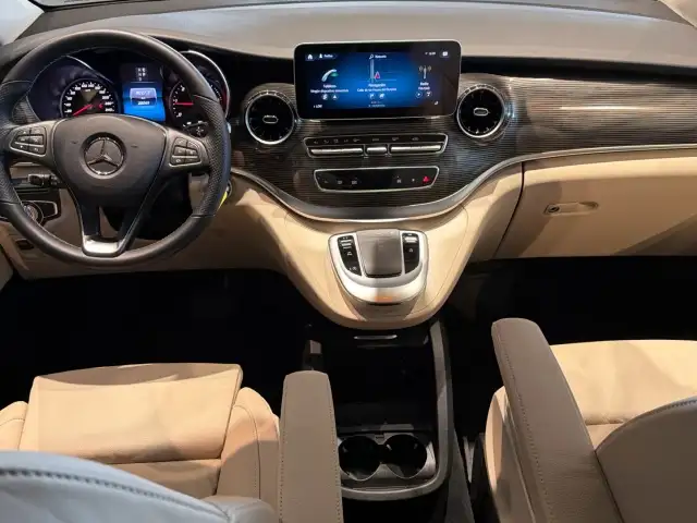 Mercedes-Benz V-Class view 12