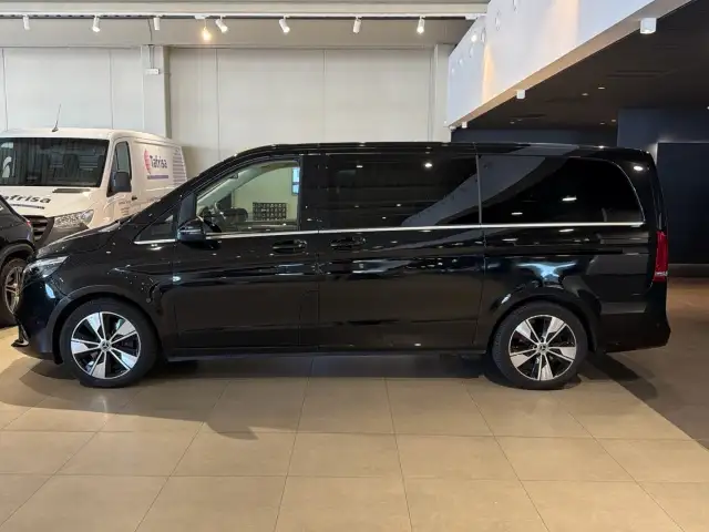 Mercedes-Benz V-Class view 6