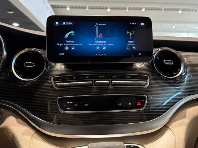 Mercedes-Benz V-Class view 13