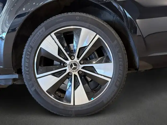 Mercedes-Benz V-Class view 5