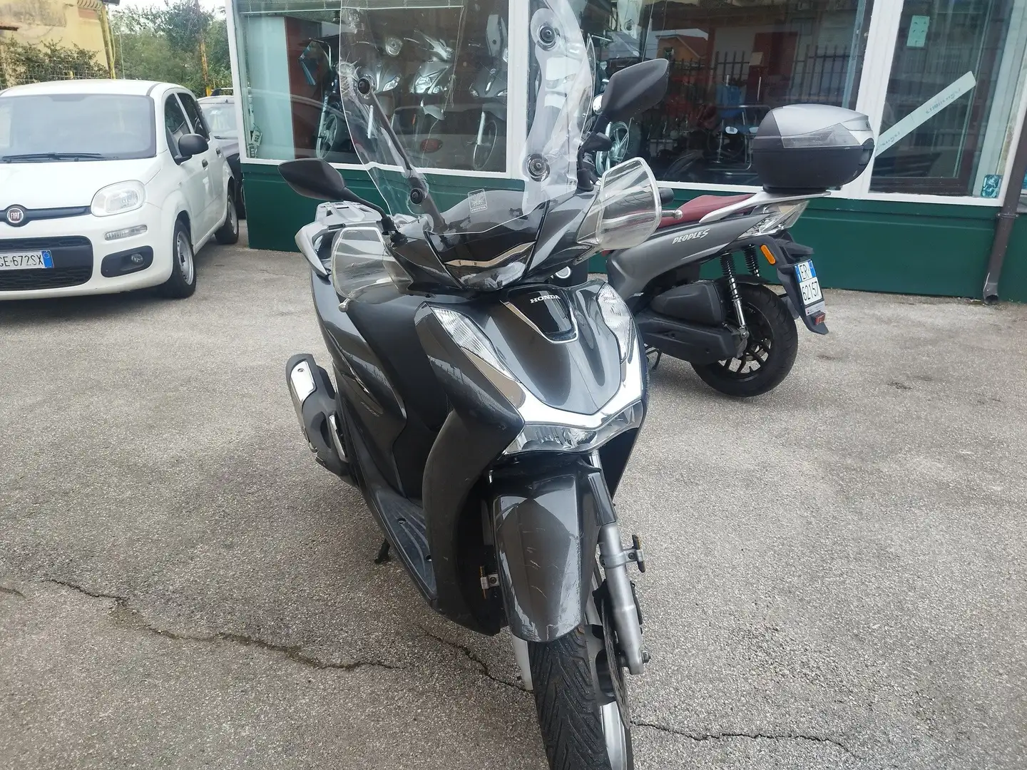 Honda SH 150 Grigio - 2