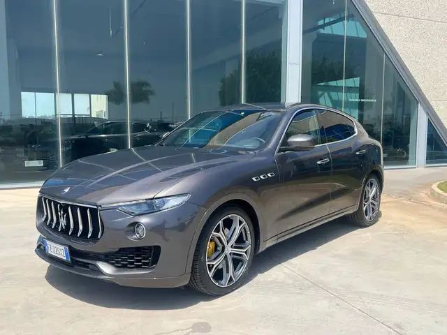 Maserati Levante V6 275cv Q4