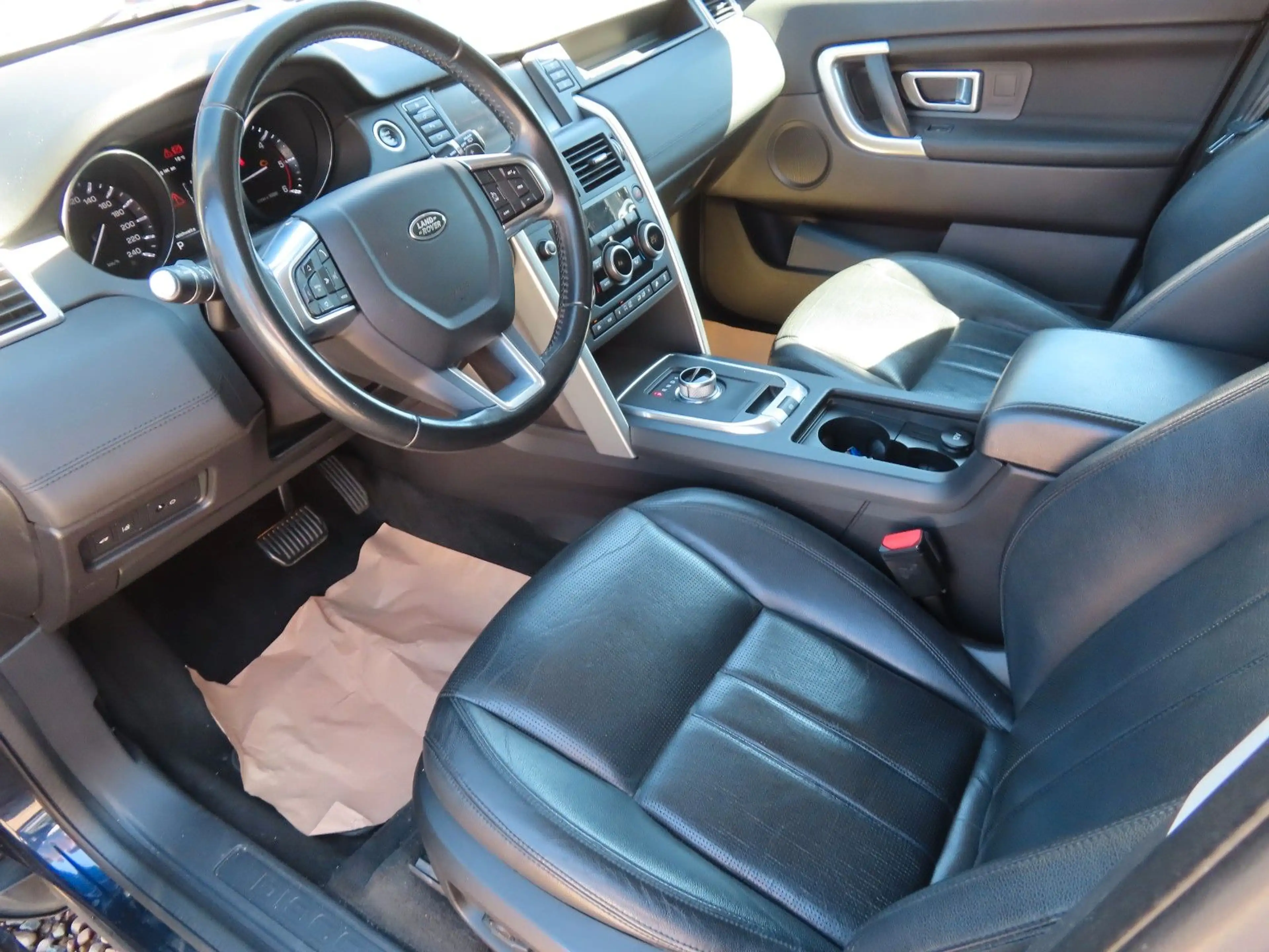 Land Rover Discovery Sport HSE — photo 9