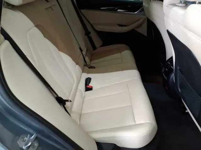 BMW X3 view 14