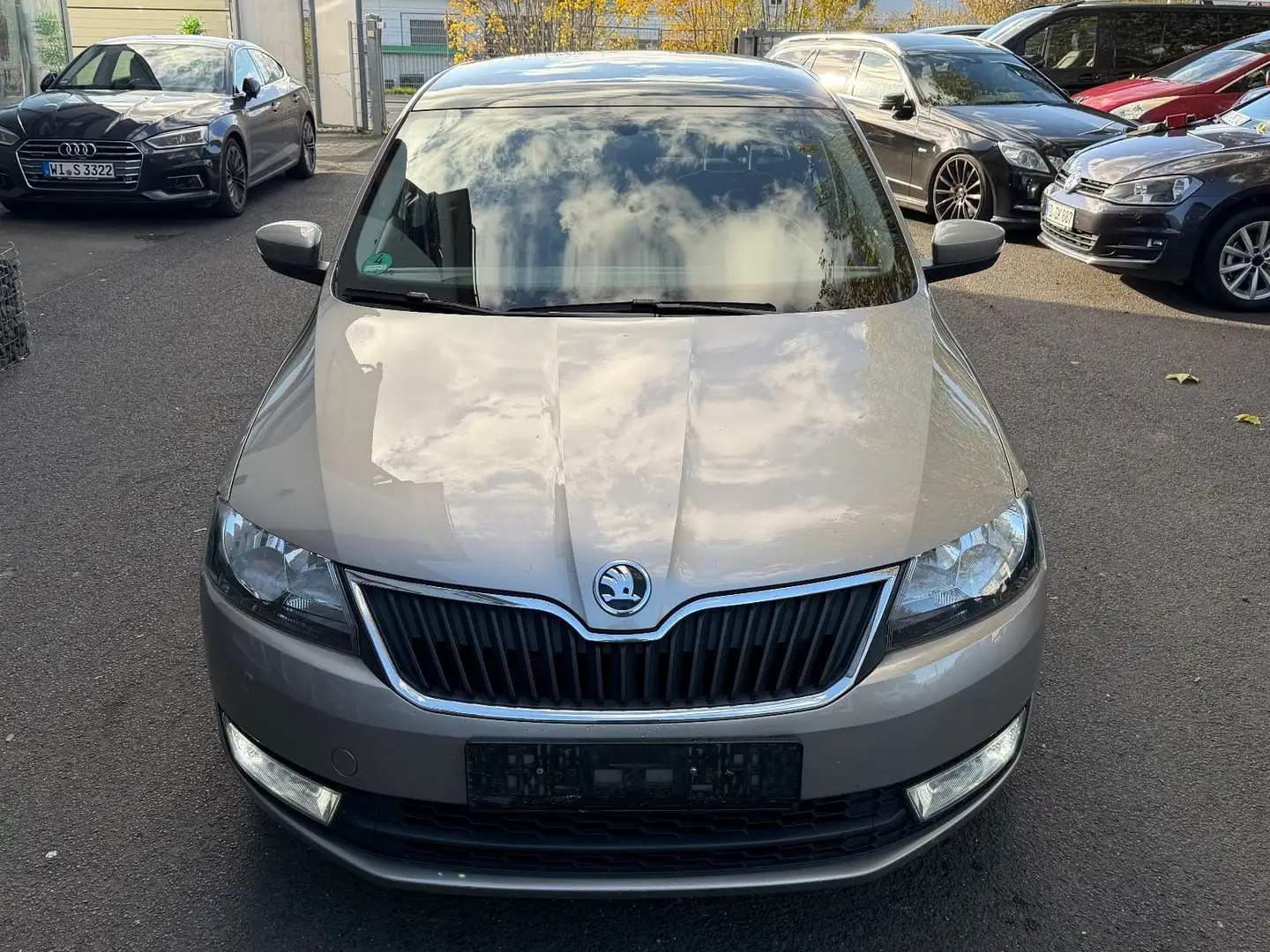 Skoda Rapid/Spaceback Spaceback Style~AUTOMATIK~PANO~EU6 Beige - 2