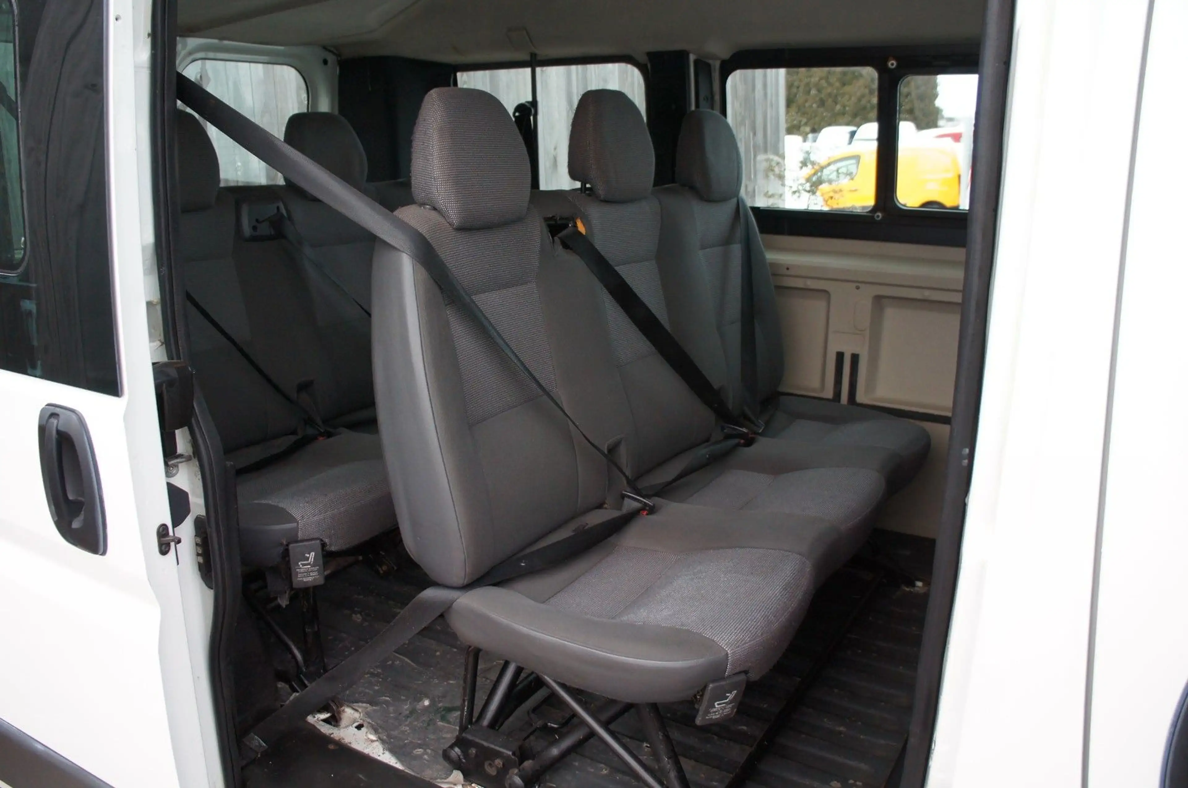Peugeot Boxer 2.2 HDi 9-Sitzer Klima AHK L1H1 Euro5 — photo 10