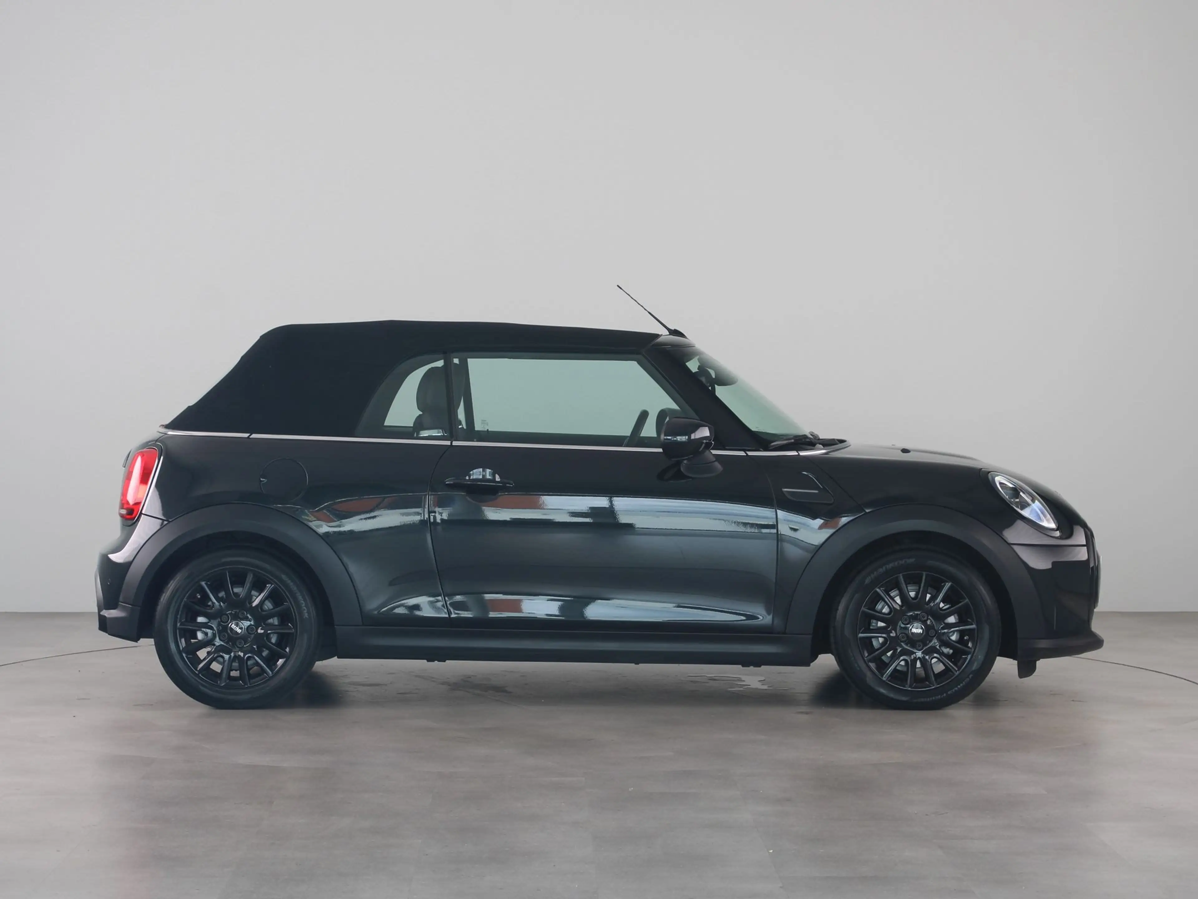 MINI One Cabrio Classic — photo 11