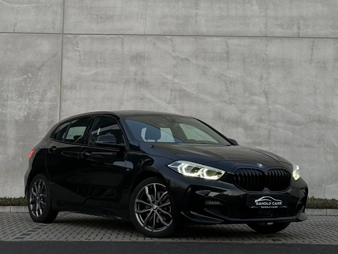 BMW 118 118iA • M Pack • Volant chauffant Noir - 2