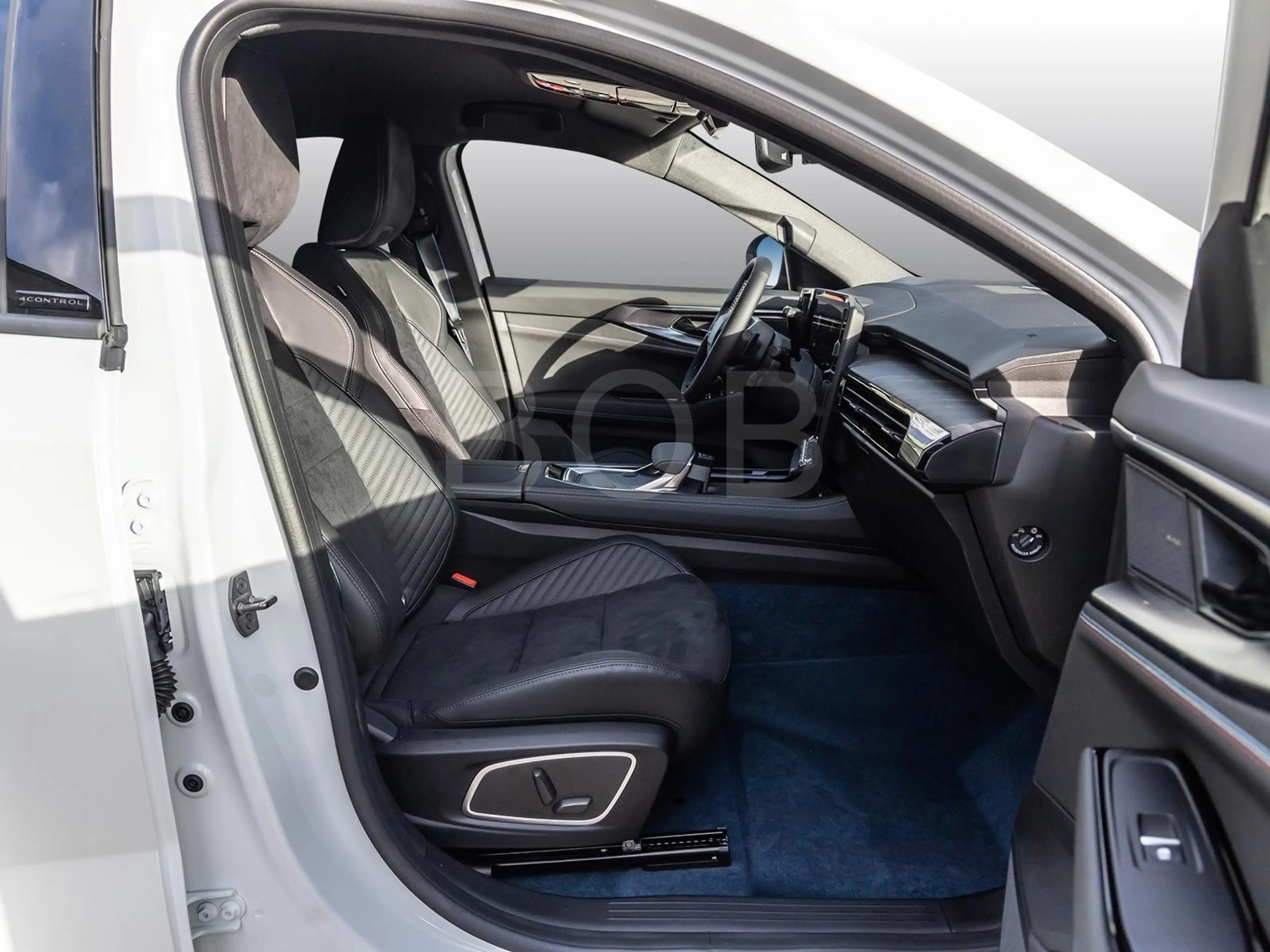 Renault Rafale Atelier Alpine Plug-in Hybrid 300 4x4 — photo 5