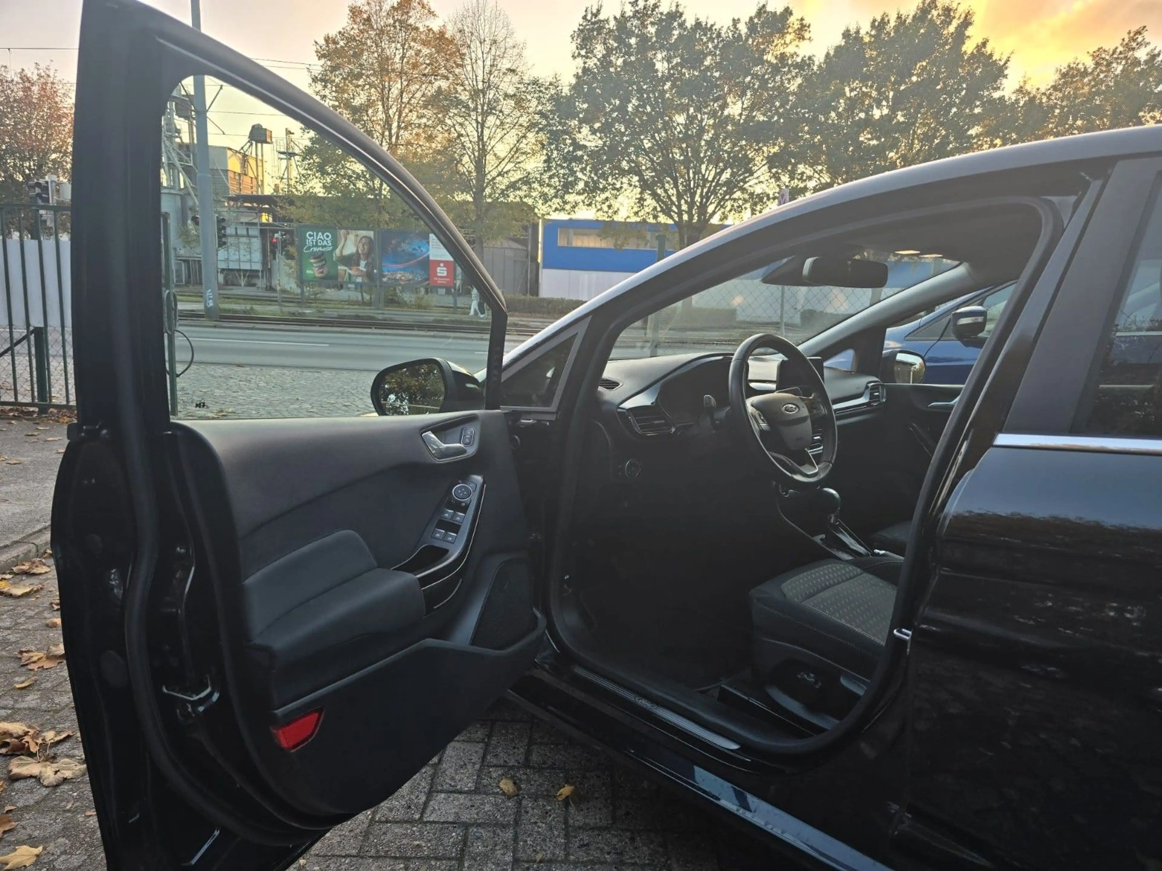 Ford Fiesta TitaniumAutomatik;TÜVNEU2.JahreGarantie — photo 9