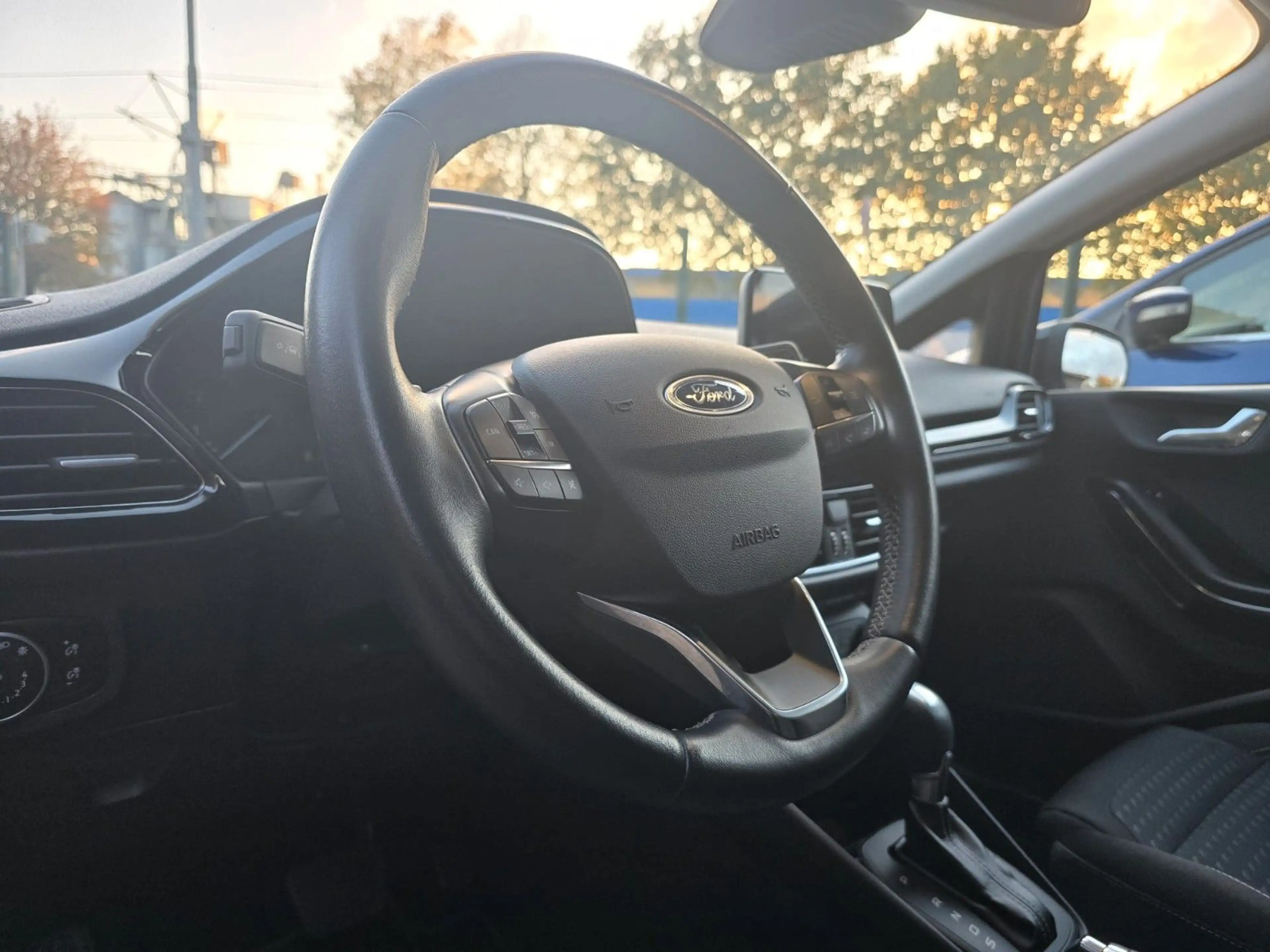 Ford Fiesta TitaniumAutomatik;TÜVNEU2.JahreGarantie — photo 13