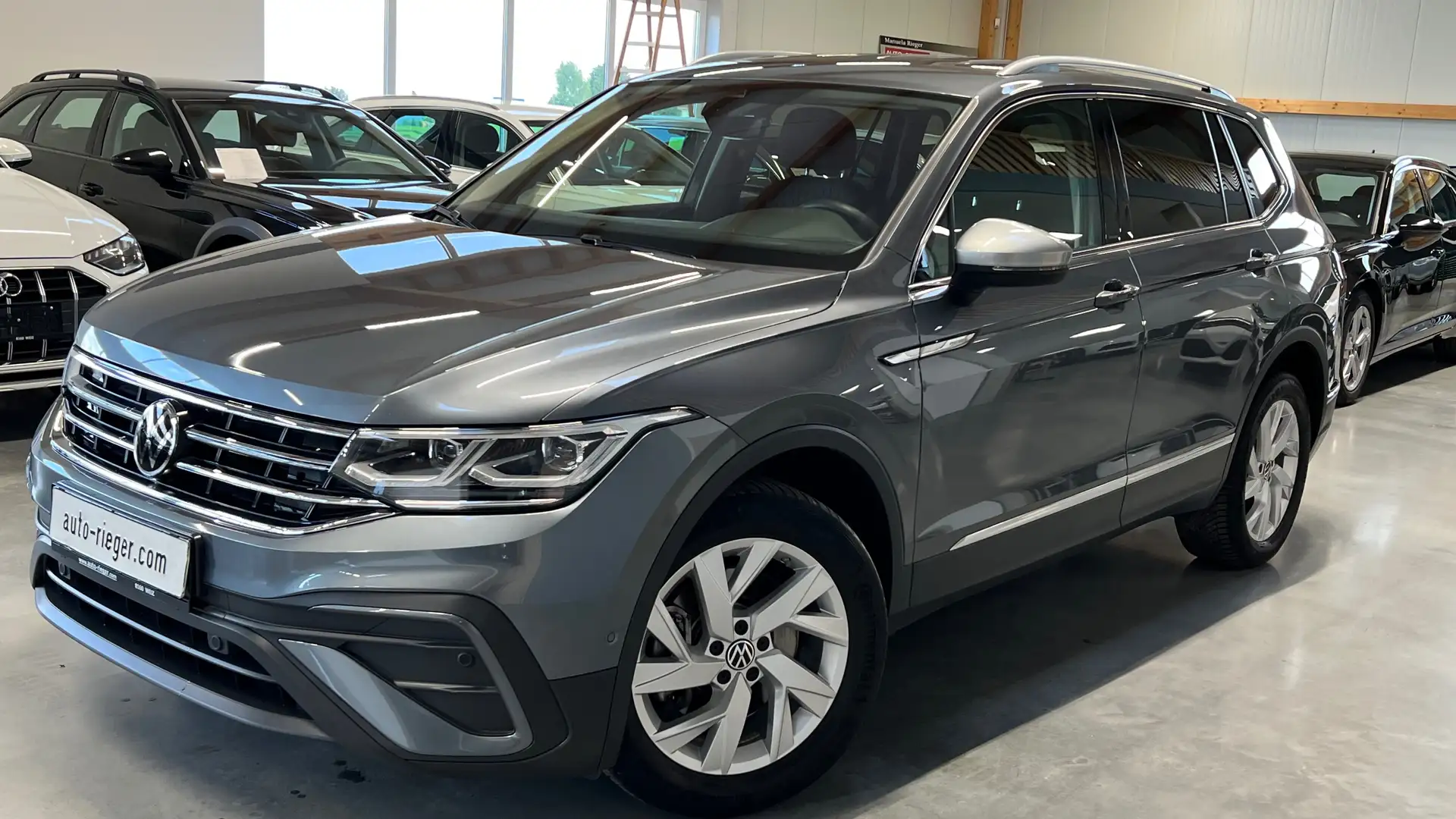 Volkswagen Tiguan Allspace Life 4Motion LED, ACC, AHK Gris - 2