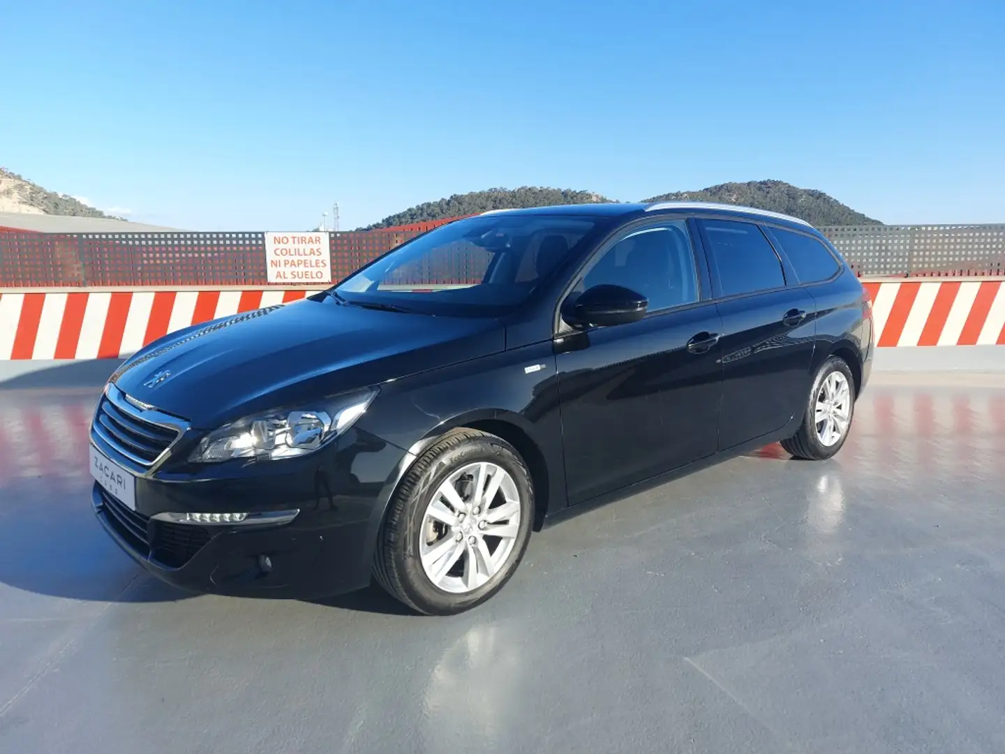 Peugeot 308 1.2 PureTech S&S Active 130 Schwarz - 1