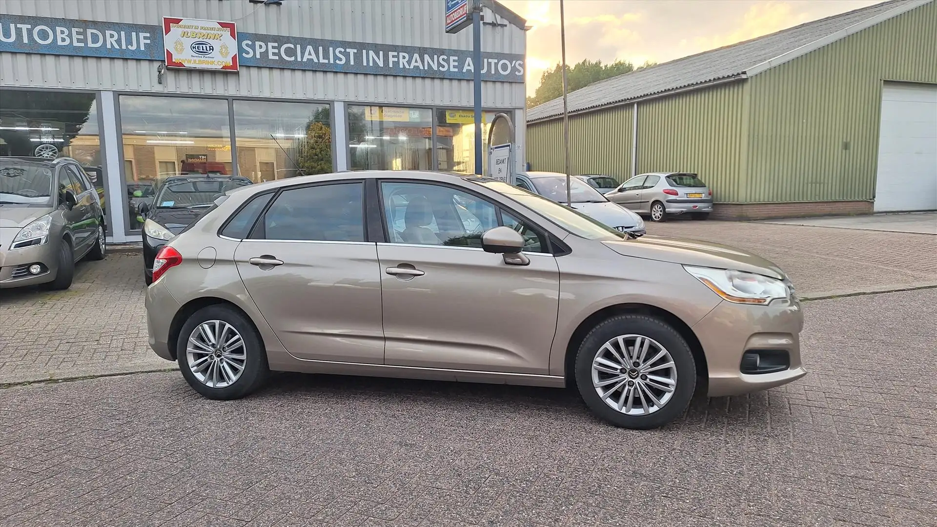 Citroen C4 1.6 VTi 120pk Tendance AIRCO van 1e eigenaar NAP Beige - 2