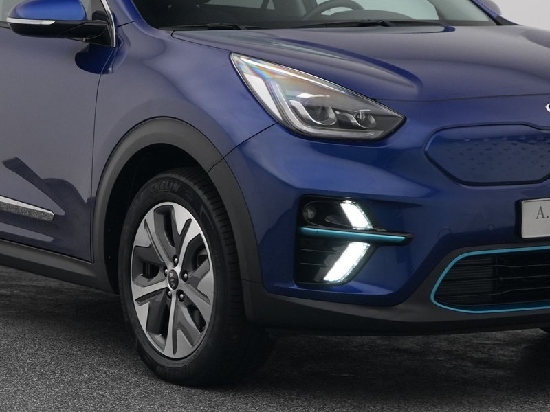 Kia e-Niro ComfortLine 39 kWh | CAMERA | ADAPTIVE | KEYLESS — photo 18