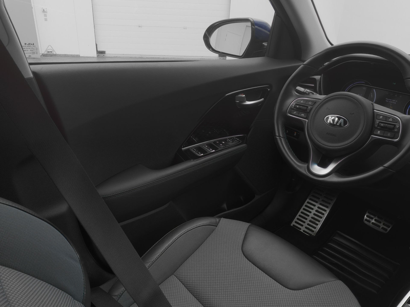 Kia e-Niro ComfortLine 39 kWh | CAMERA | ADAPTIVE | KEYLESS — photo 12