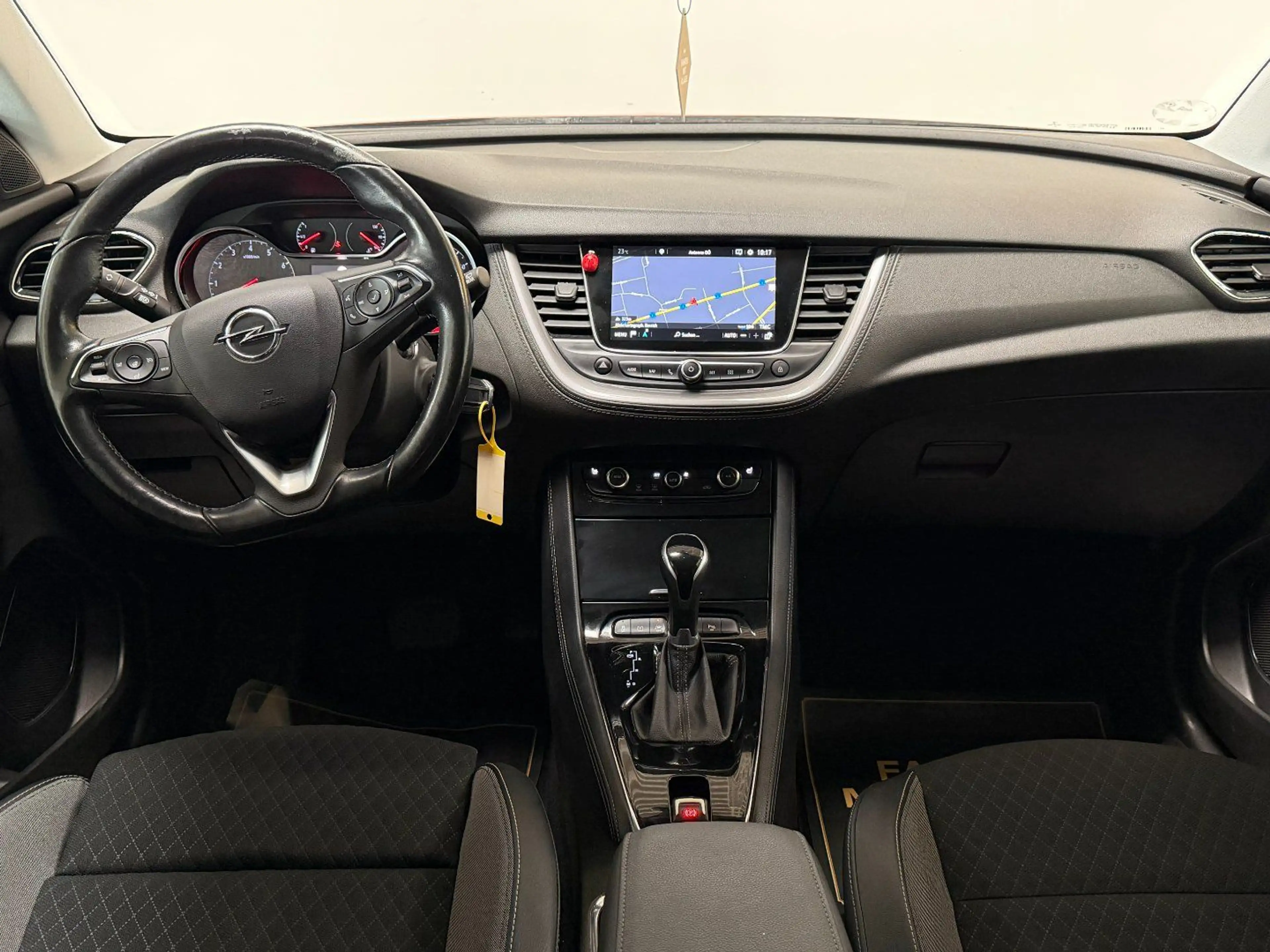 Opel Grandland X 1.2 Turbo Elegance — photo 2