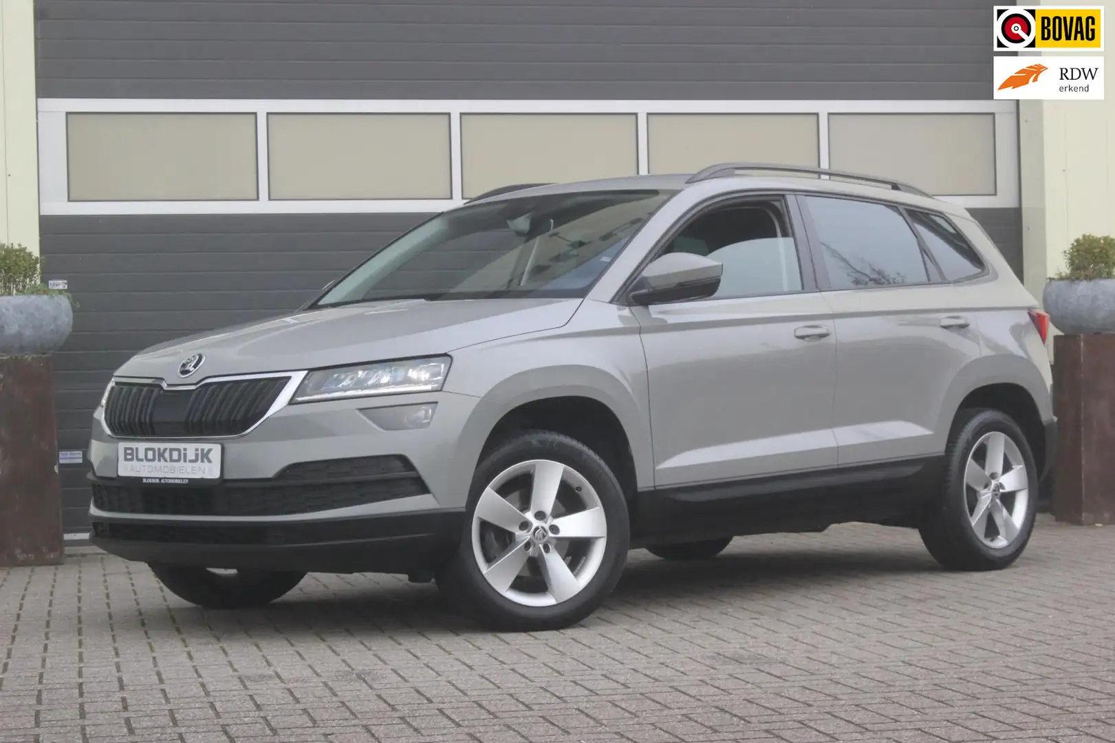 Skoda Karoq 1.0 TSI Amtition | Sportline stoelen | Grijs - 1