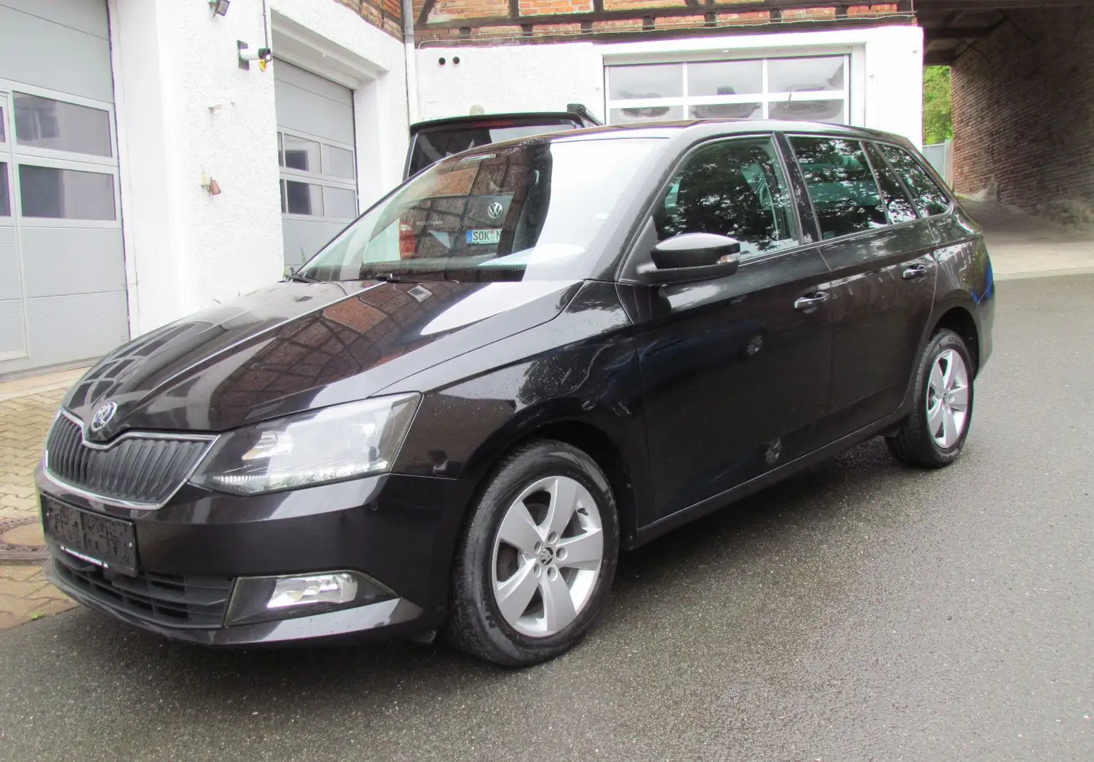 Skoda Fabia 1.2l TSI 66kW **Style Combi** Schwarz - 2