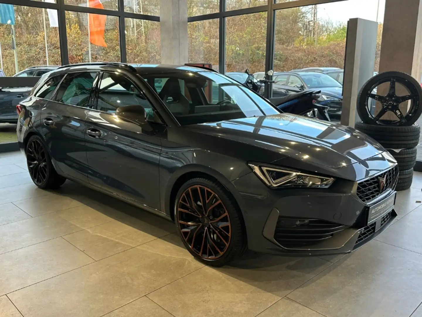 CUPRA Leon Sportstourer VZ e-Hybrid AD Navi Digitales Cockpit Grau - 2