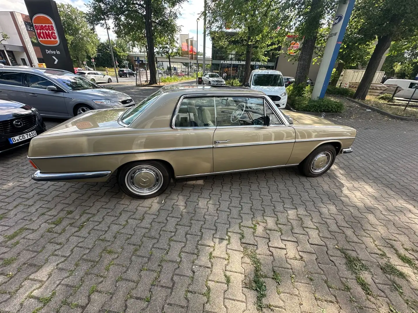 Mercedes-Benz CE 280 W114 Originalzustand Gold - 2