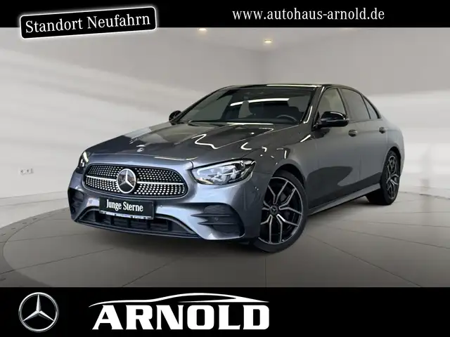 Mercedes-Benz E 220 d AMG Line DISTRONIC PanoD. AHK Standhzg. AMG Line AMG Styling/Business Paket/Night Paket/Navi/Distronic/Standheizung/BC