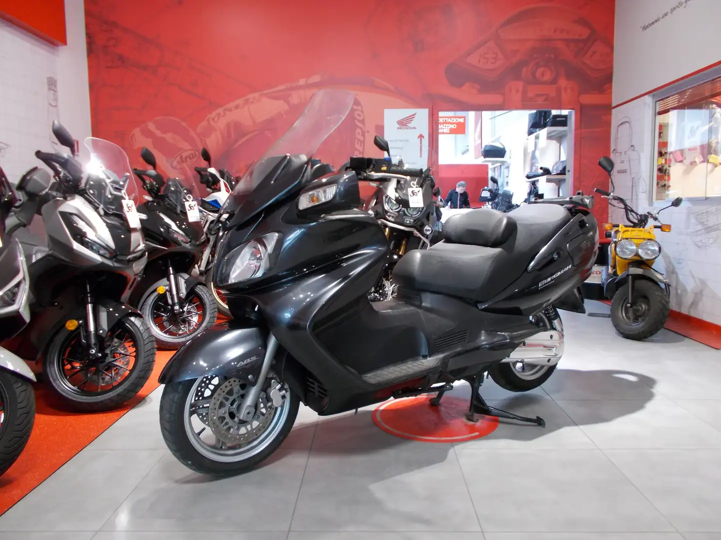 Suzuki Burgman 650 ie - Executive Negru - 1
