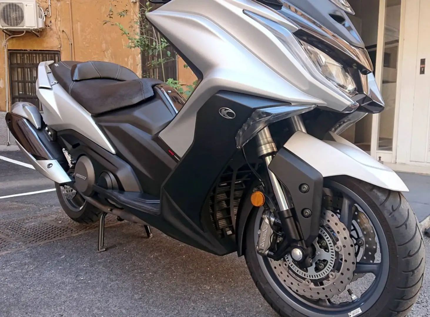 Kymco AK 550 Argento - 2