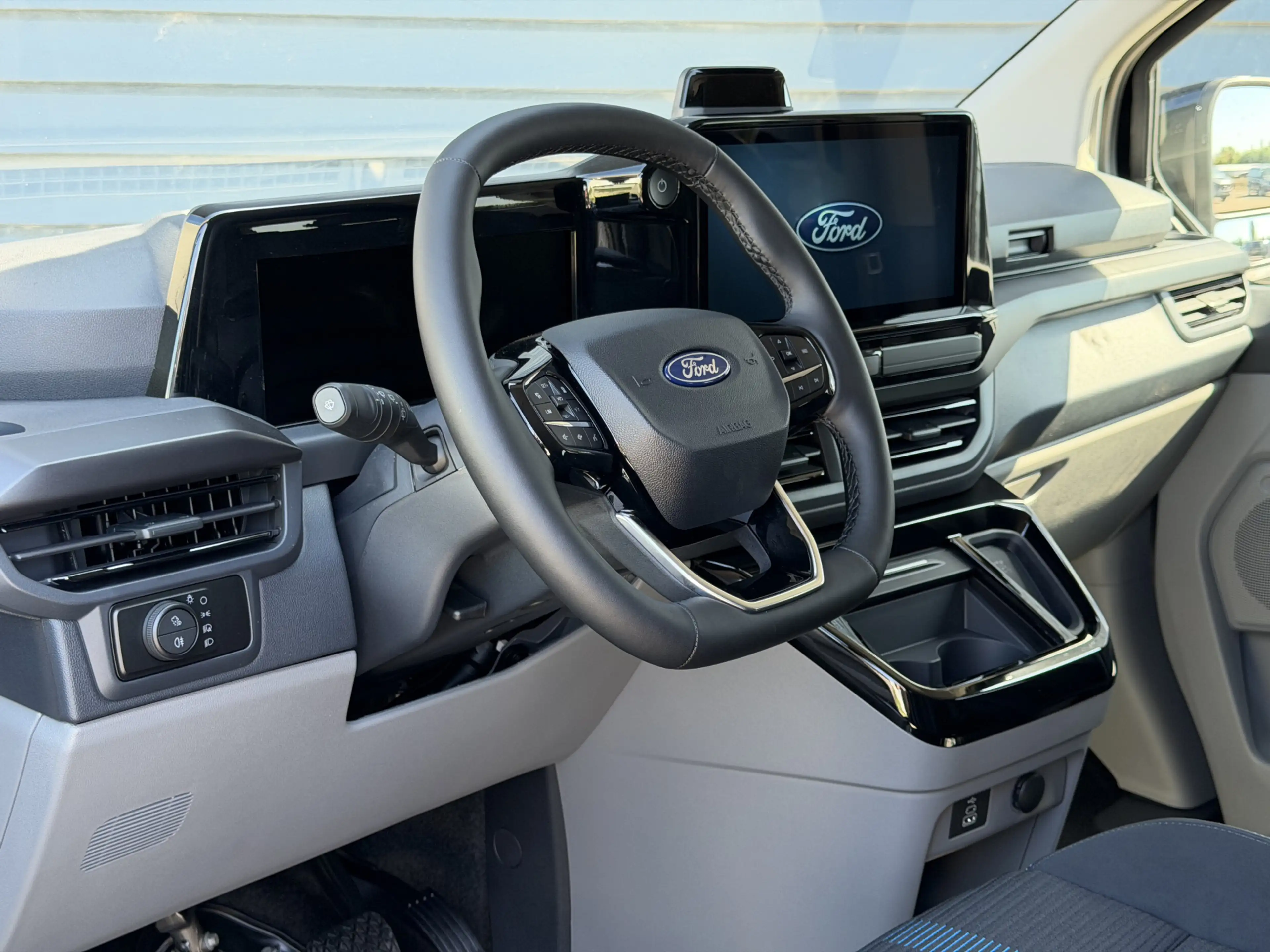 Ford E-Transit Cust. 320 L2H1 Sport 71 kWh DC | 360 Camera | 230v — photo 8