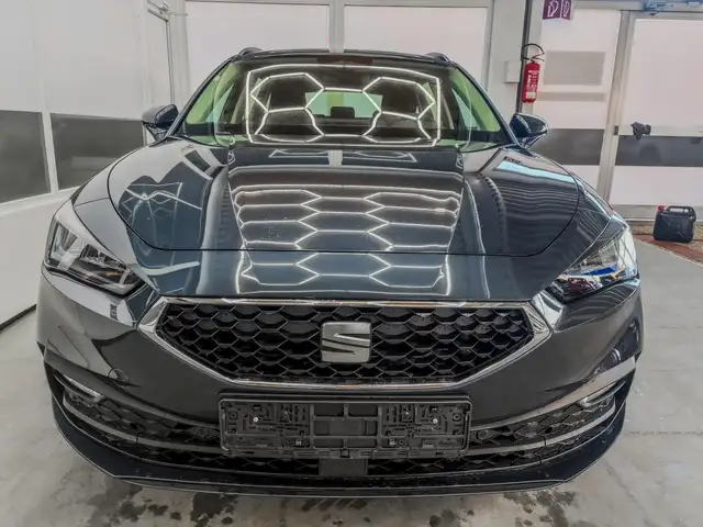 Seat Leon Leon view 2