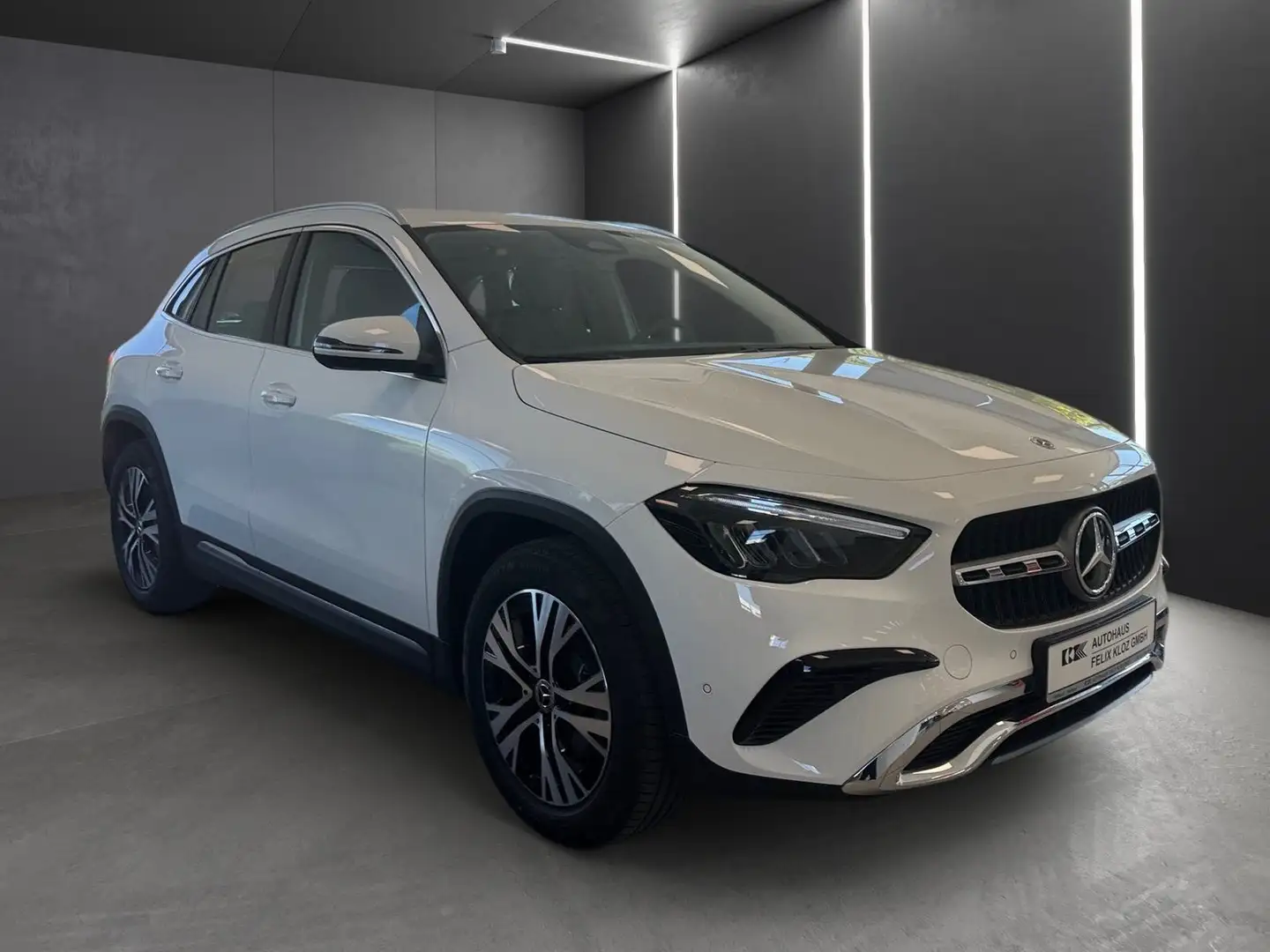 Mercedes-Benz GLA 180 d*AHK*Dsitro*Totwink*LED*Kamera*CarPlay* Weiß - 2