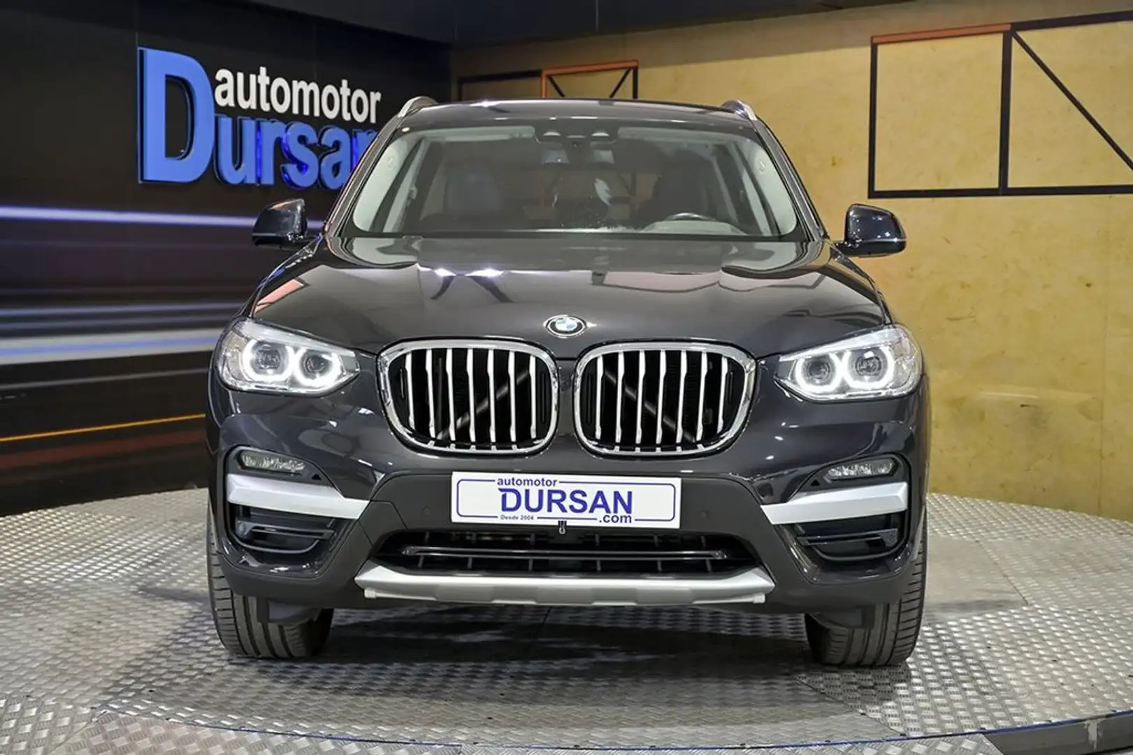 BMW X3 xDrive 20dA Schwarz - 2