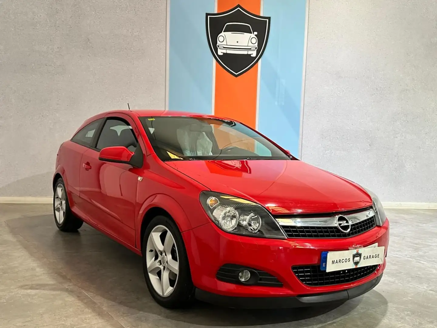 Opel Astra GTC 1.6 Sport Rojo - 1