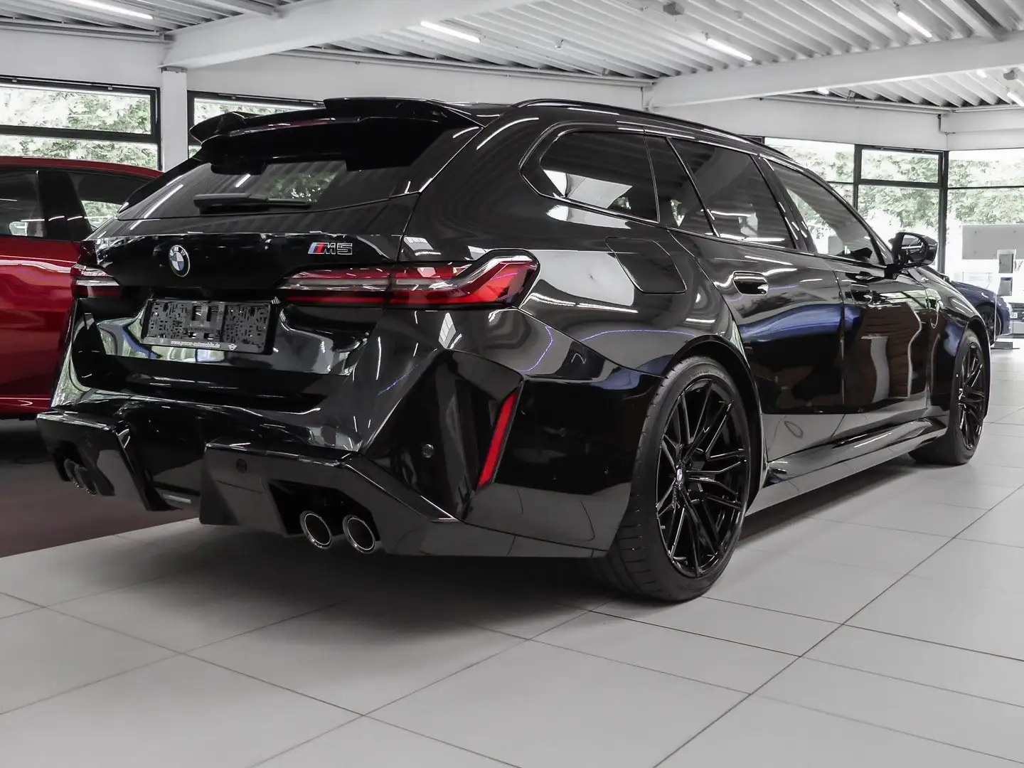 BMW M5 Touring M Sport PANO ACC AHK 360°KAM RFK LED Noir - 2