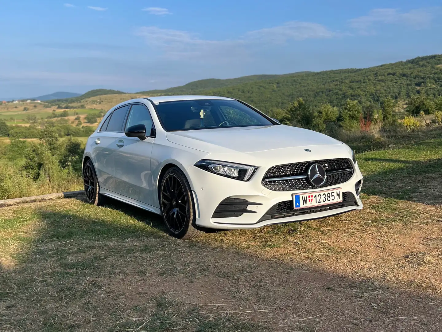 Mercedes-Benz A 180 A 180 d Limousine Aut. AMG Packet Weiß - 2