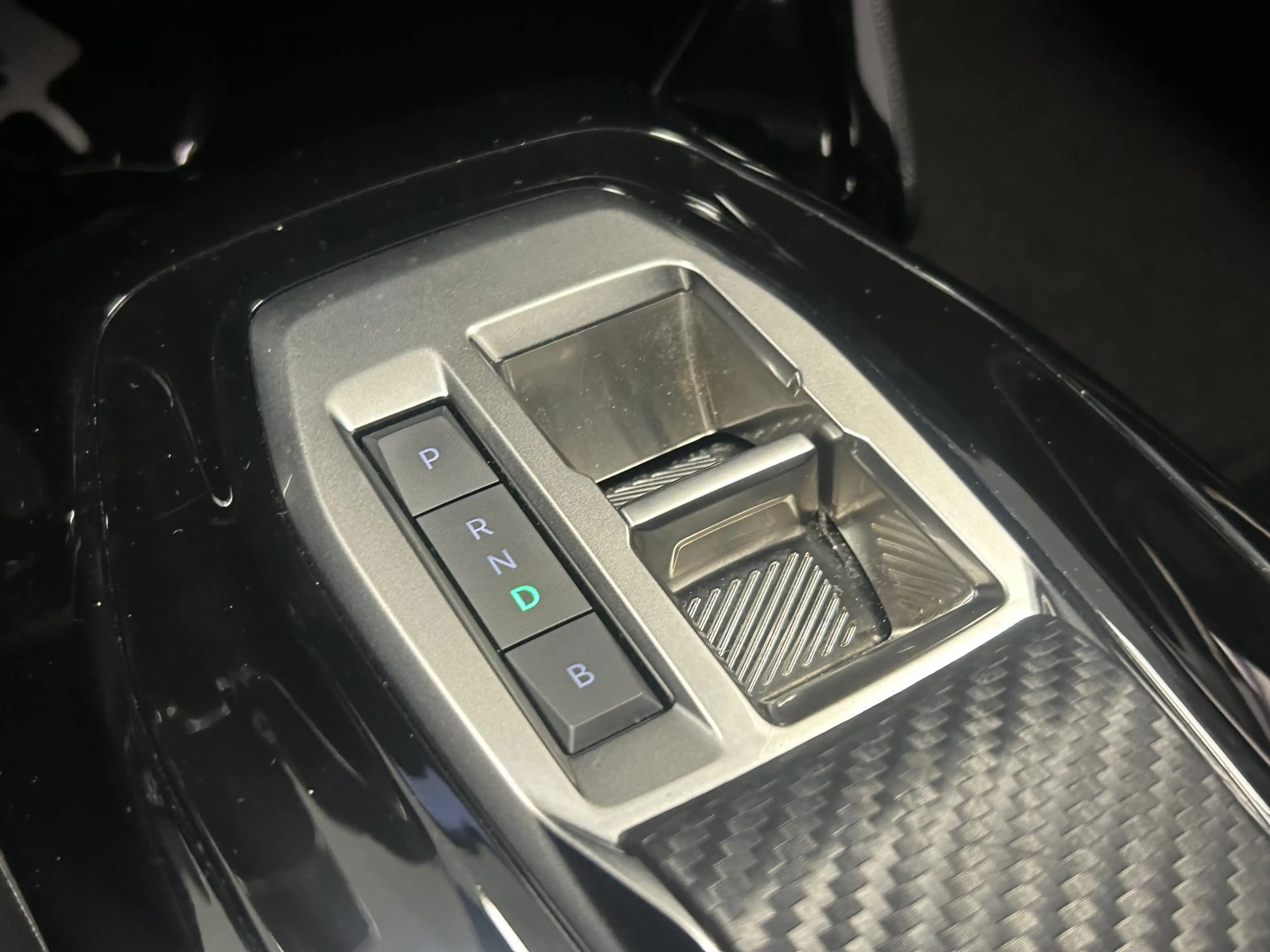 Peugeot e-2008 EV Allure Avantage 54 kWh | Camera | Cruise Contro — photo 15