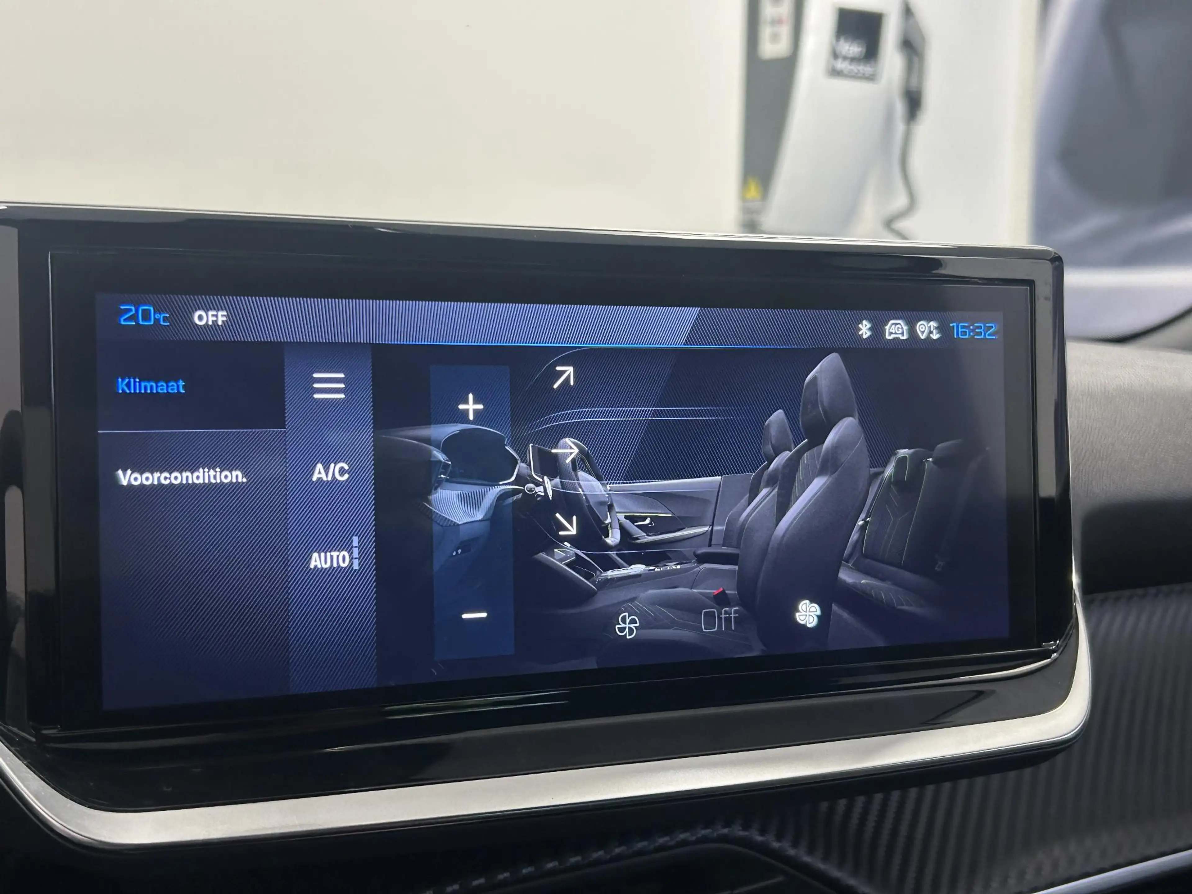 Peugeot e-2008 EV Allure Avantage 54 kWh | Camera | Cruise Contro — photo 11