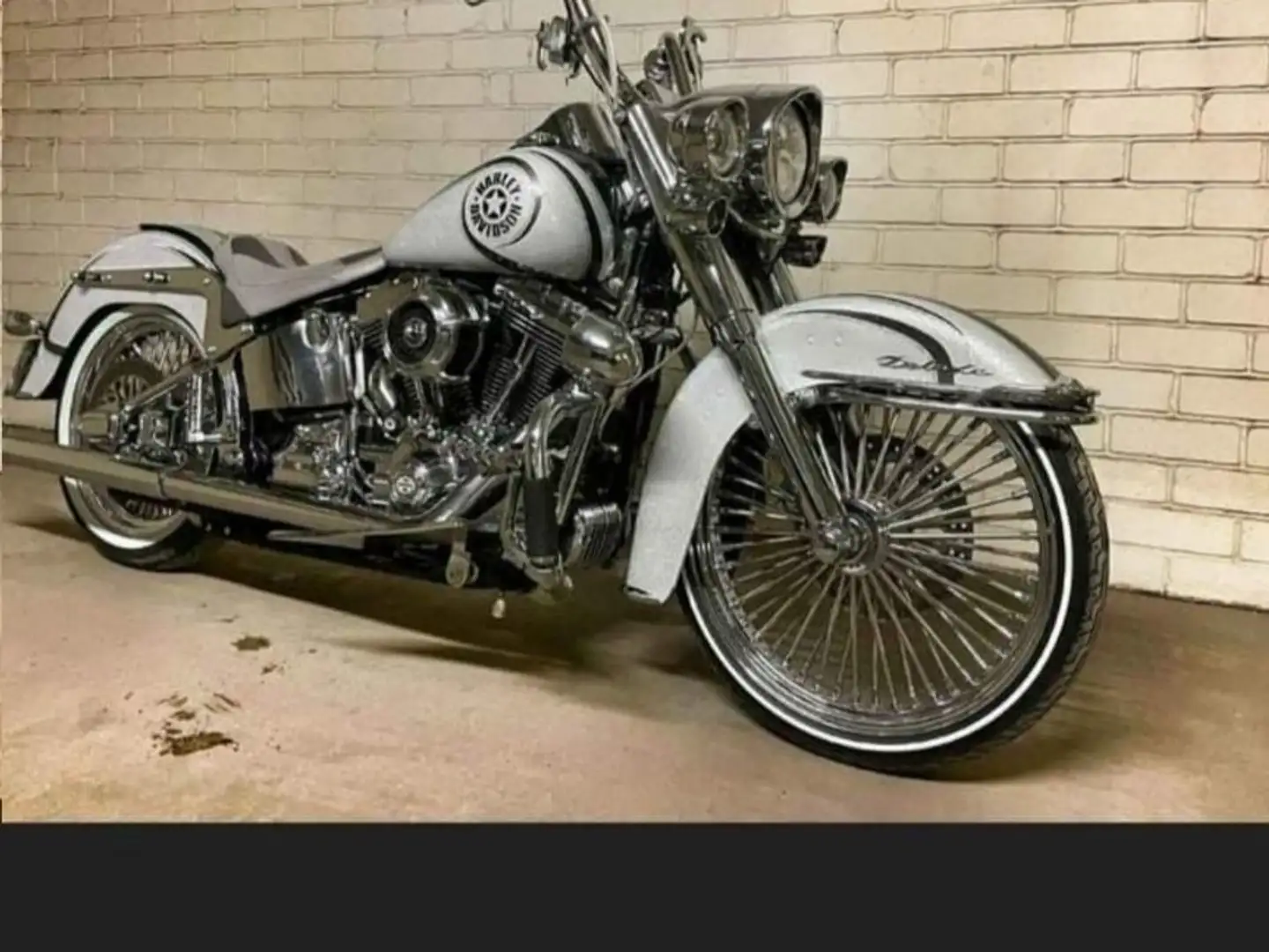 Harley-Davidson Deluxe Silber - 1