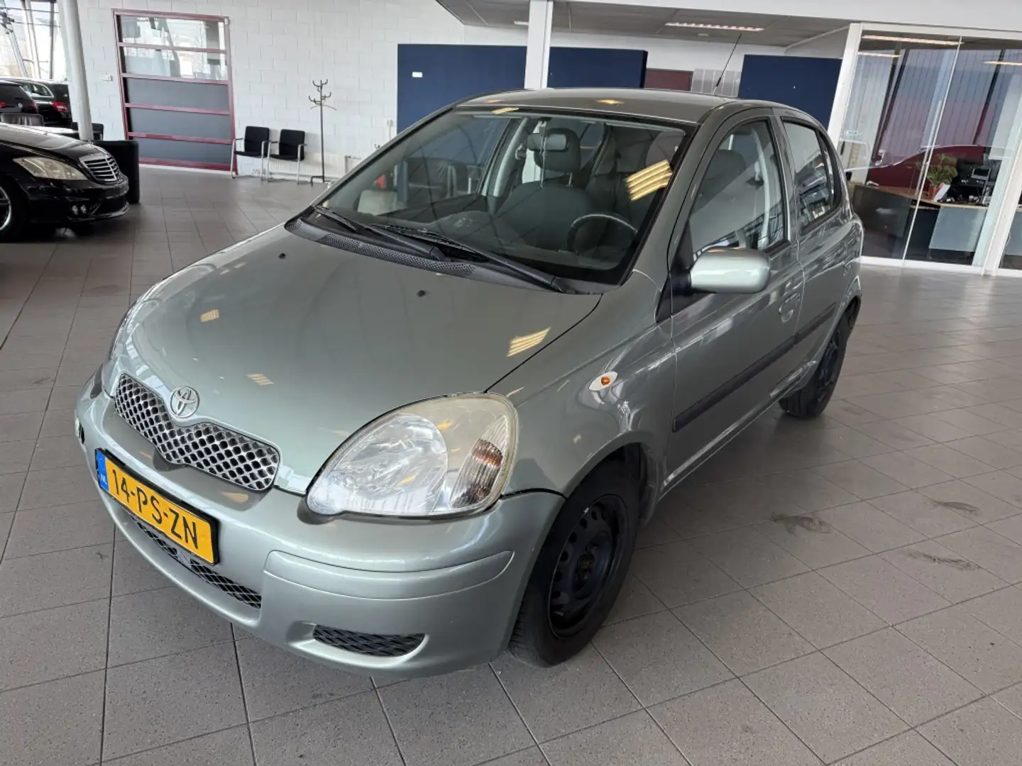 Toyota Yaris 1.3 VVT-i Sol Verde - 1