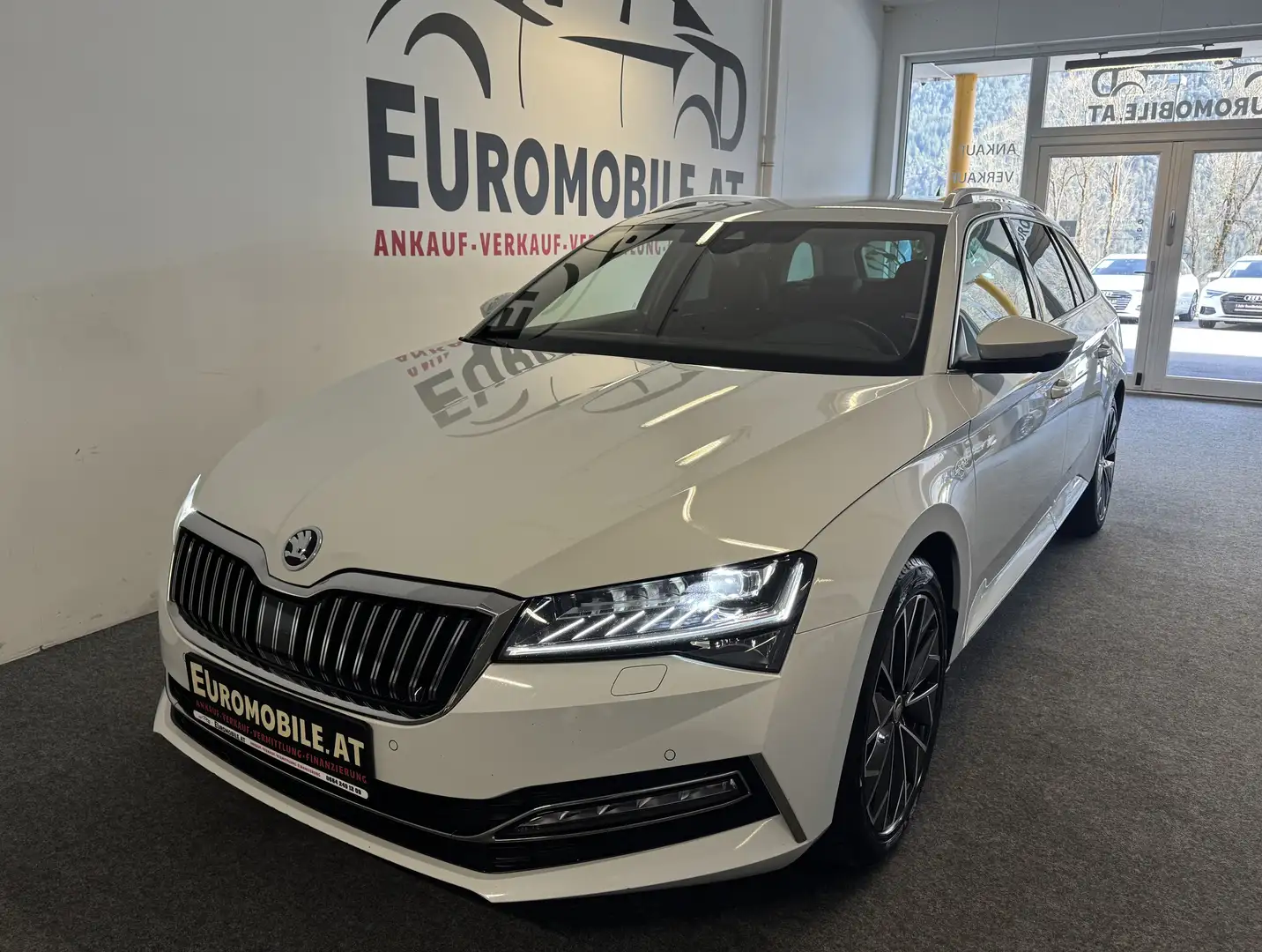 Skoda Superb LAURIN&KLEMENT Variante *4x4* **VOLLAUSSTATTUNG** Weiß - 1
