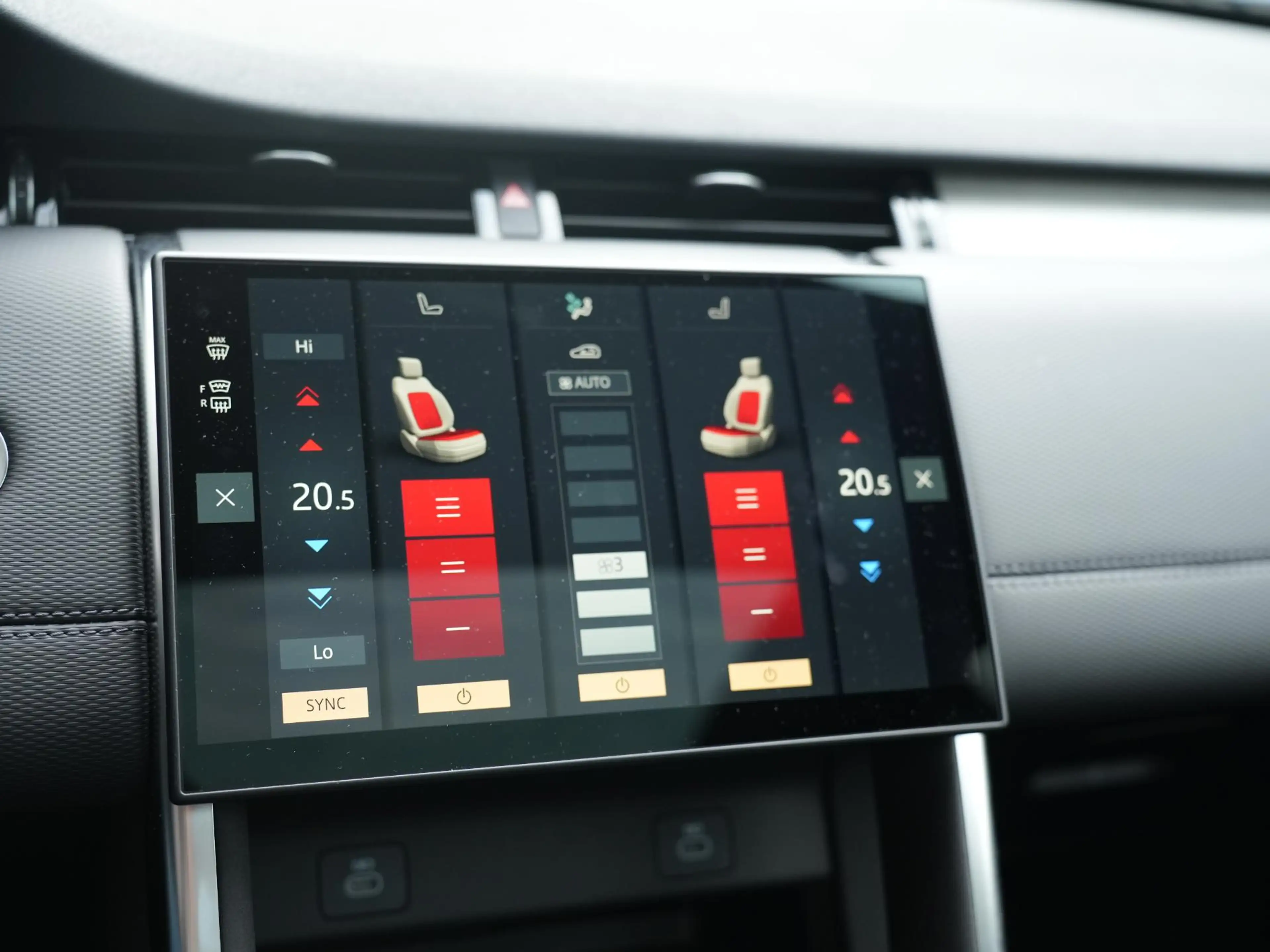 Land Rover Discovery Sport P270e PHEV Dynamic SE | Cold Climate | Black Pack — photo 24