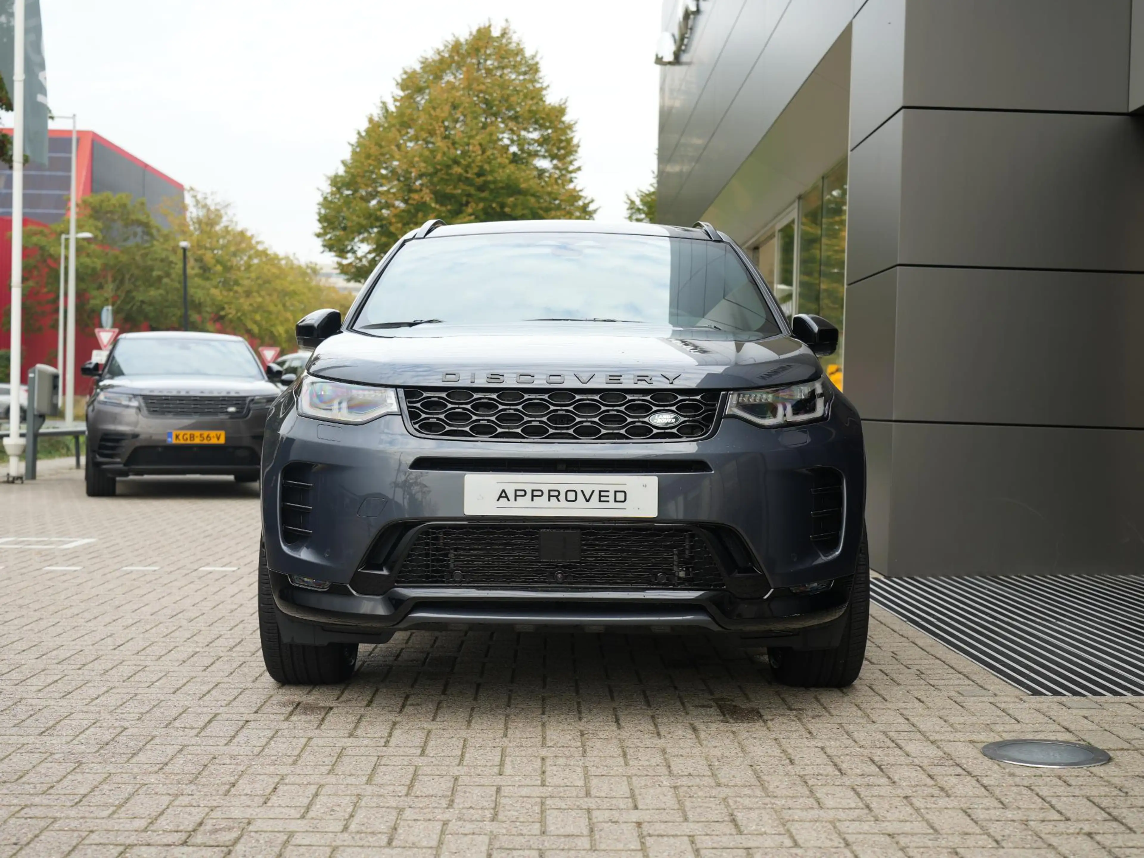 Land Rover Discovery Sport P270e PHEV Dynamic SE | Cold Climate | Black Pack — photo 3