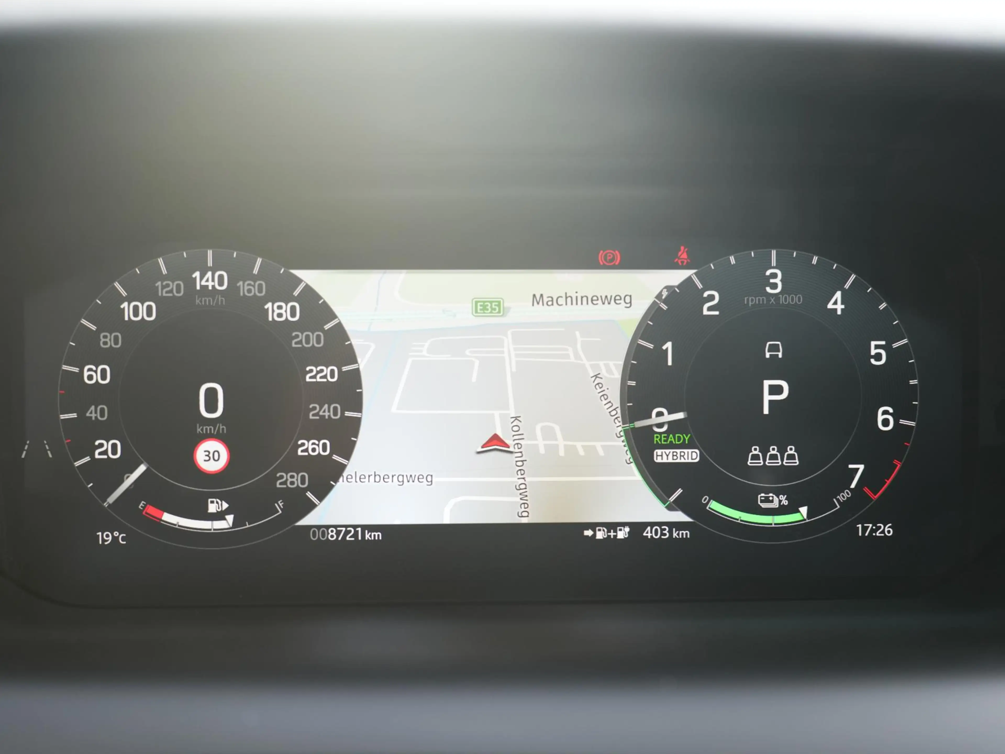 Land Rover Discovery Sport P270e PHEV Dynamic SE | Cold Climate | Black Pack — photo 18